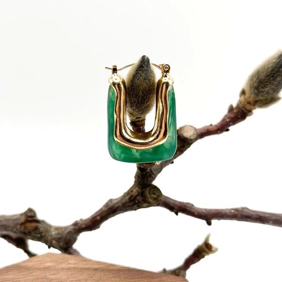 Emerald Green Crystal (Resin) Hoop Earring in Gold Tone 5-2#5 - Picture 2 of 4